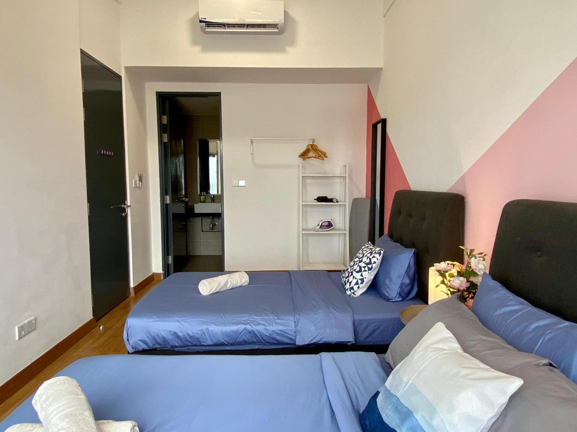 Tropicana 218 Macalister Sea & City View By Staycation Homestay George Town Dış mekan fotoğraf